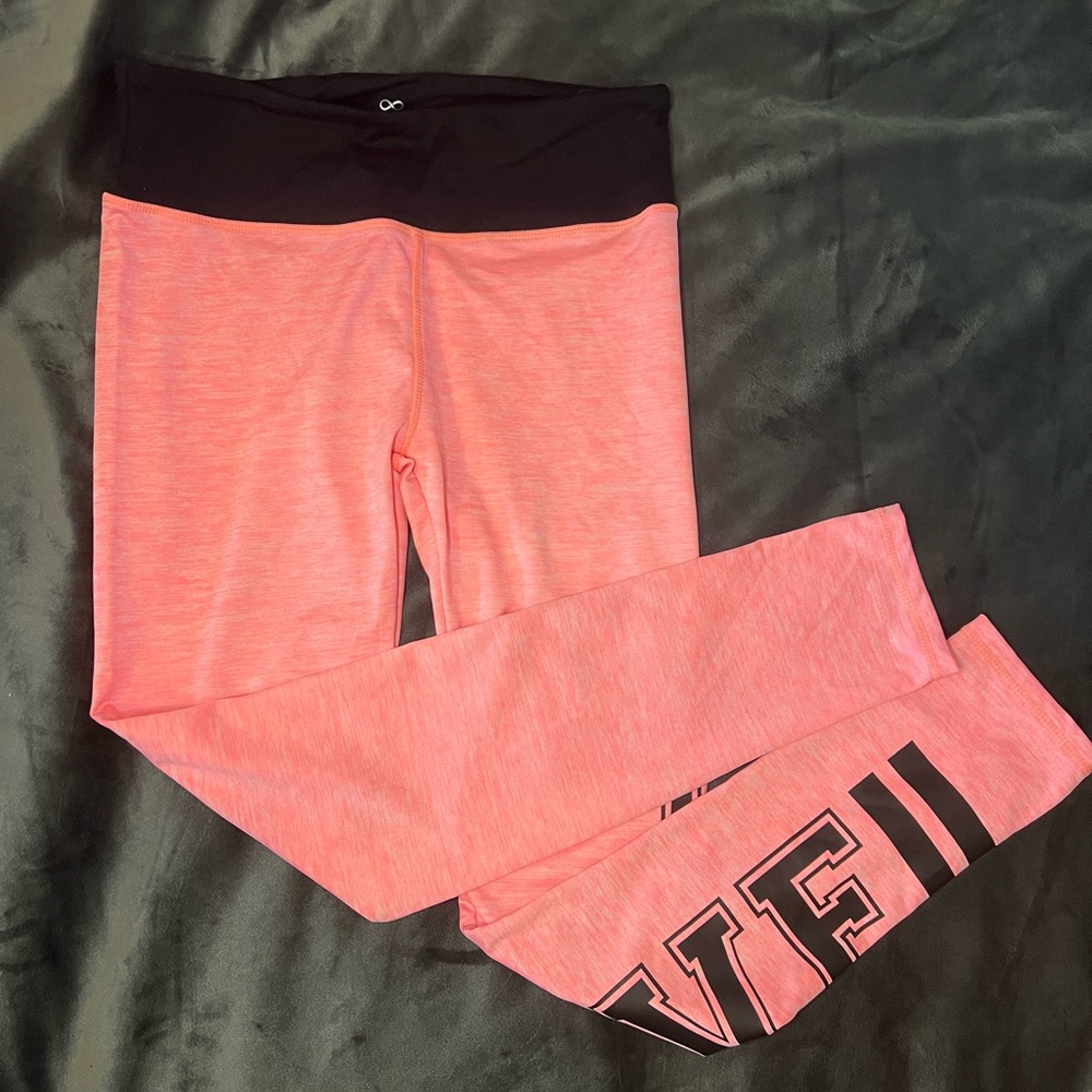 Infinite - Pink Leggings - Love on the side, perfect for Valentine’s Day ❤️🥰
